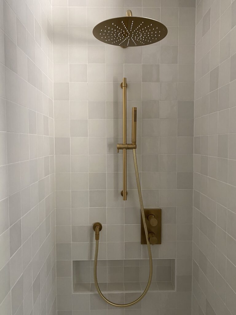 intérieur douche carrelée